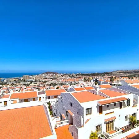 Апартаменты Cristianos - Breathtaking View, Ac, Heated Pool, Fibre Net Лос Кристианос