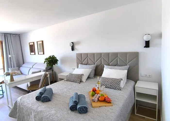 Cristianos - Breathtaking View, Ac, Heated Pool, Fibre Net 公寓 洛斯克里斯蒂亚诺斯