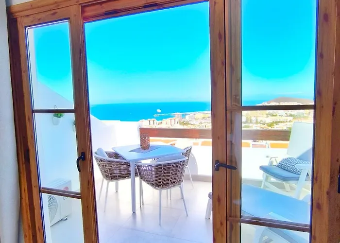 아파트 Cristianos - Breathtaking View, Ac, Heated Pool, Fibre Net *